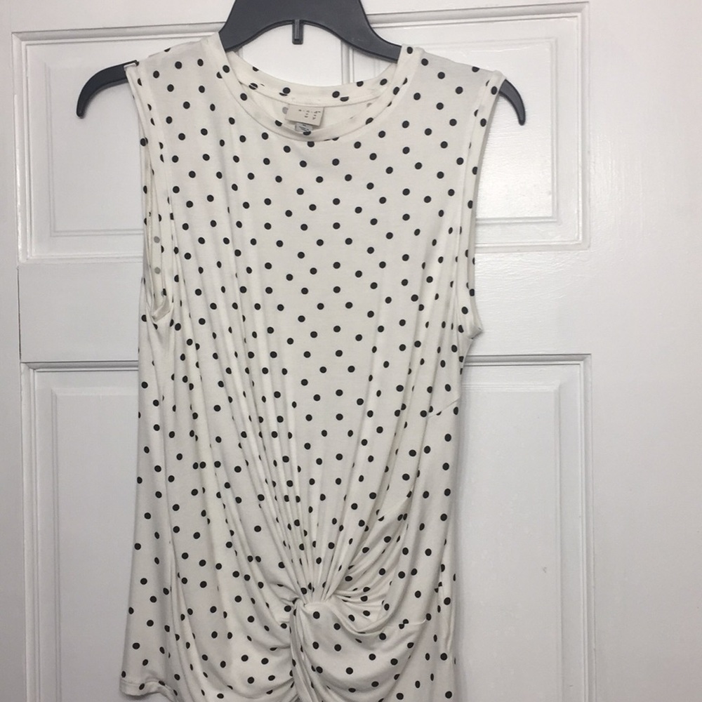 Sleeveless twist top